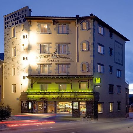 Logis Hotel Restaurant Planes Saillagouse Eksteriør billede