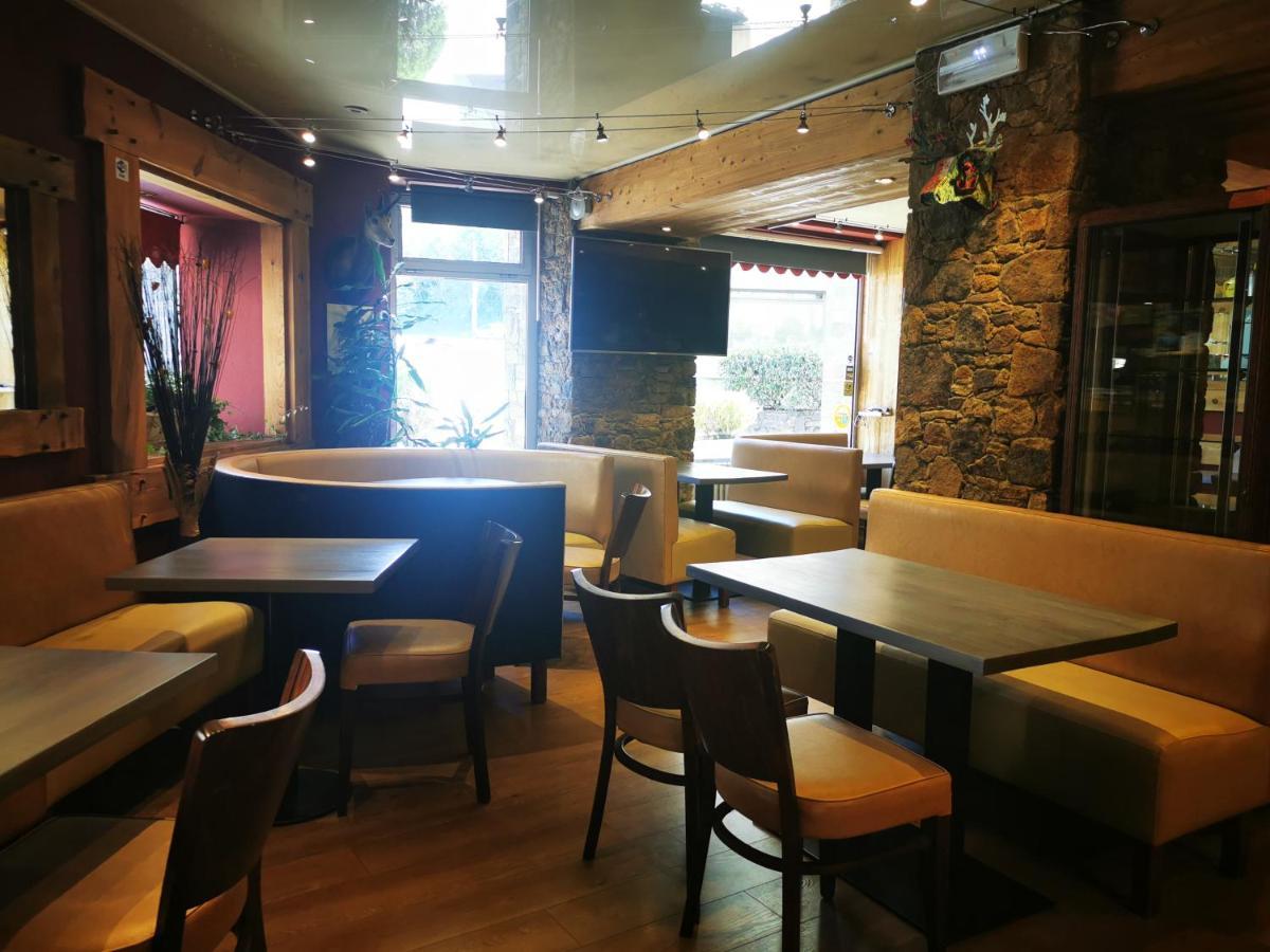 Logis Hotel Restaurant Planes Saillagouse Eksteriør billede